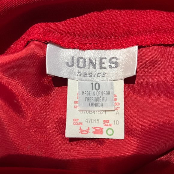 Red skirt - Picture 3 of 3